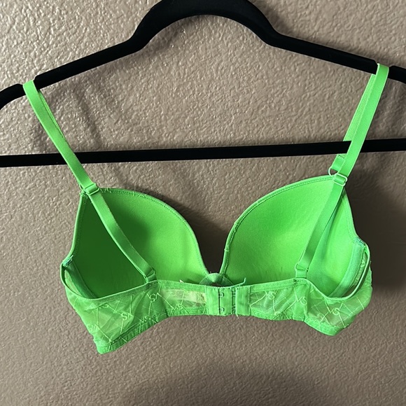 Lime green Victoria’s Secret push up bra - Picture 4 of 5